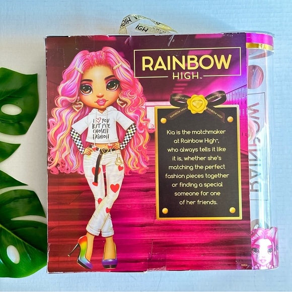 Exclusive Special Valentine’s Edition Rainbow High Kia Hart Fashion Doll NEW - Picture 6 of 8